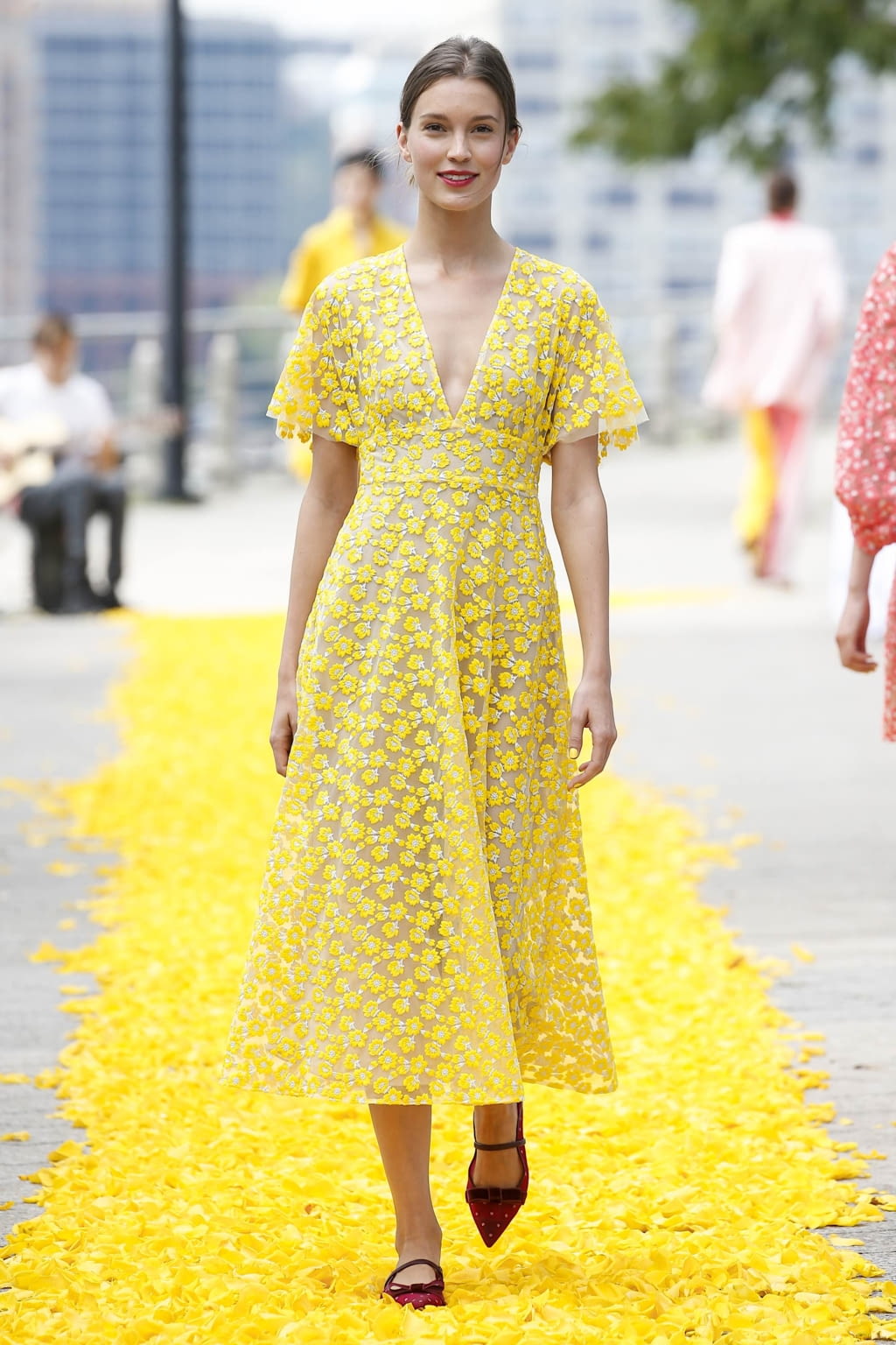 Fashion Week New York Spring/Summer 2020 look 14 from the Lela Rose collection womenswear