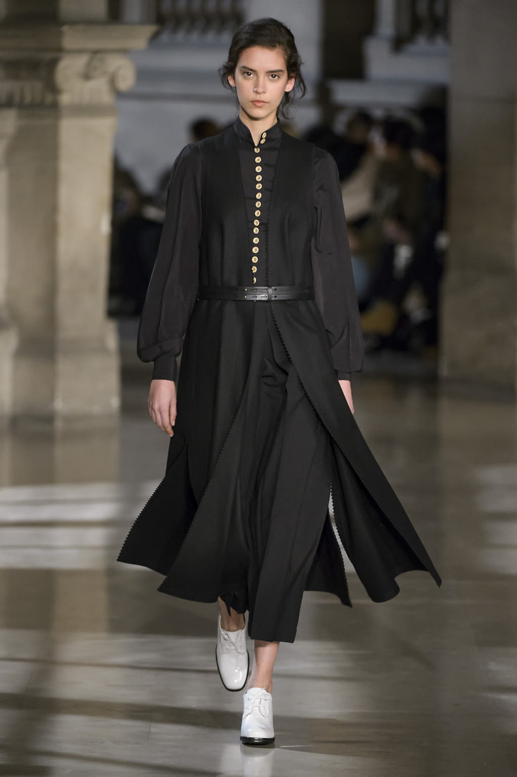 Fashion Week Paris Fall/Winter 2016 look 1 de la collection Lemaire womenswear