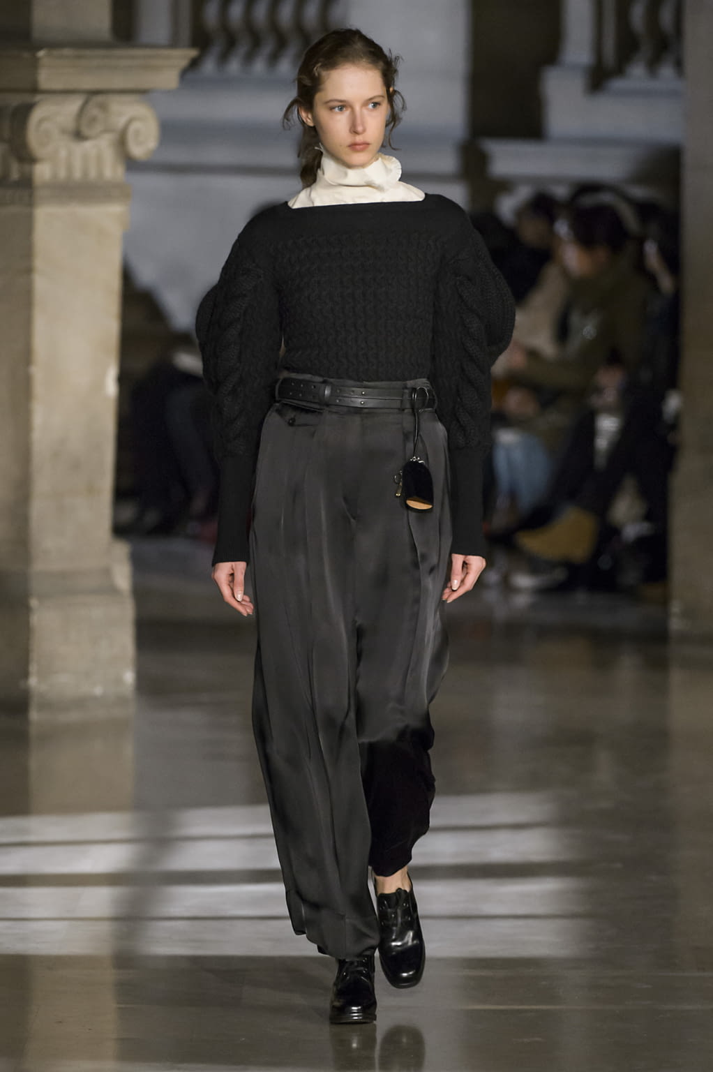 Fashion Week Paris Fall/Winter 2016 look 2 from the Lemaire collection womenswear