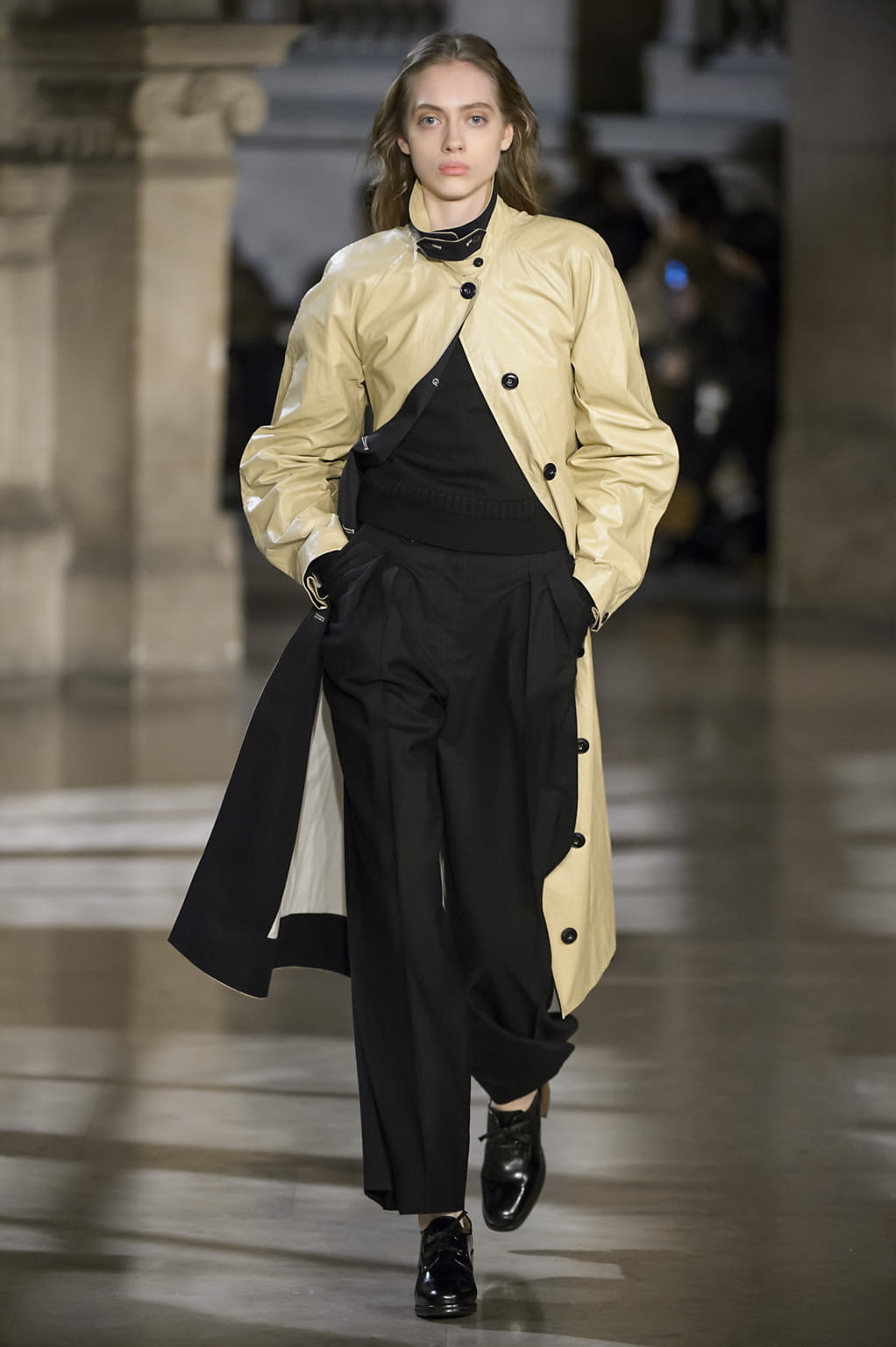 Fashion Week Paris Fall/Winter 2016 look 6 from the Lemaire collection womenswear