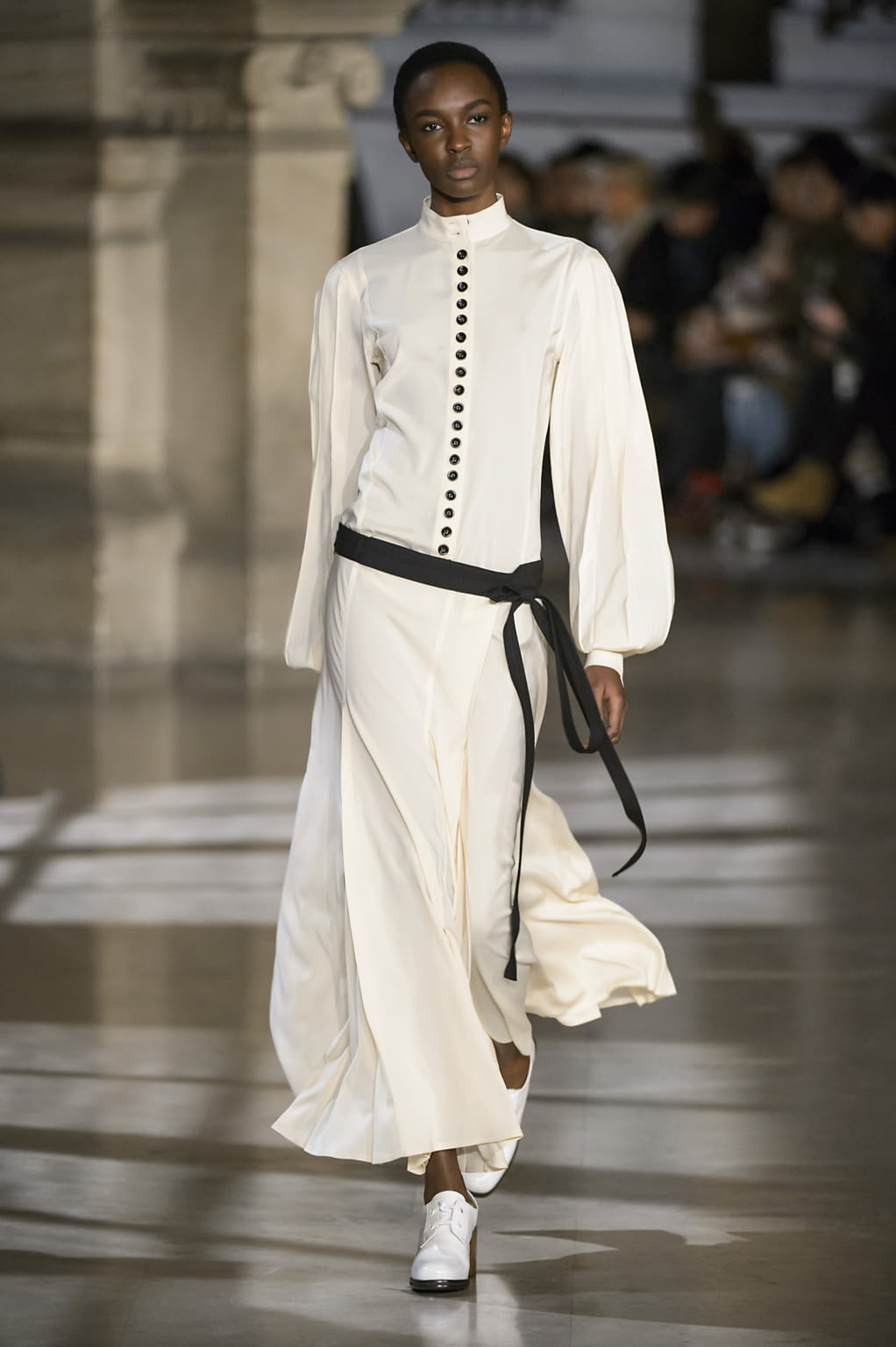 Fashion Week Paris Fall/Winter 2016 look 8 from the Lemaire collection womenswear