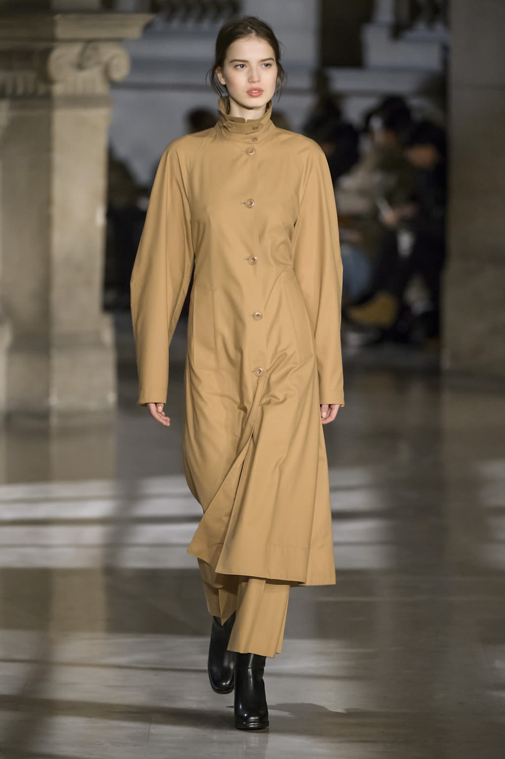 Fashion Week Paris Fall/Winter 2016 look 10 from the Lemaire collection 女装
