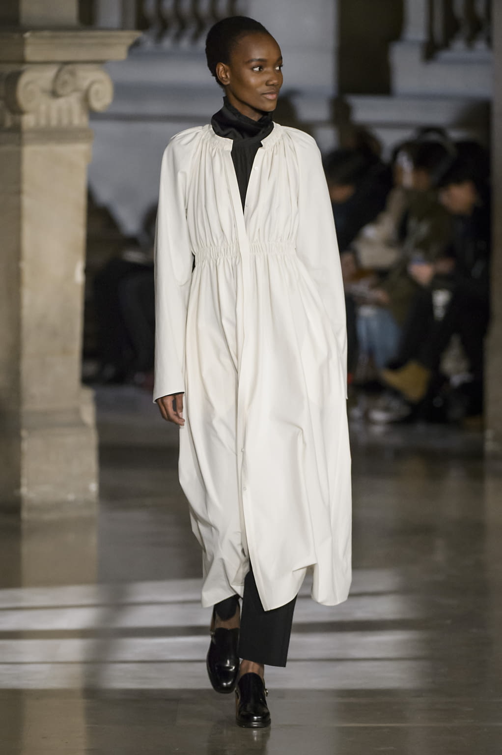 Fashion Week Paris Fall/Winter 2016 look 11 from the Lemaire collection womenswear