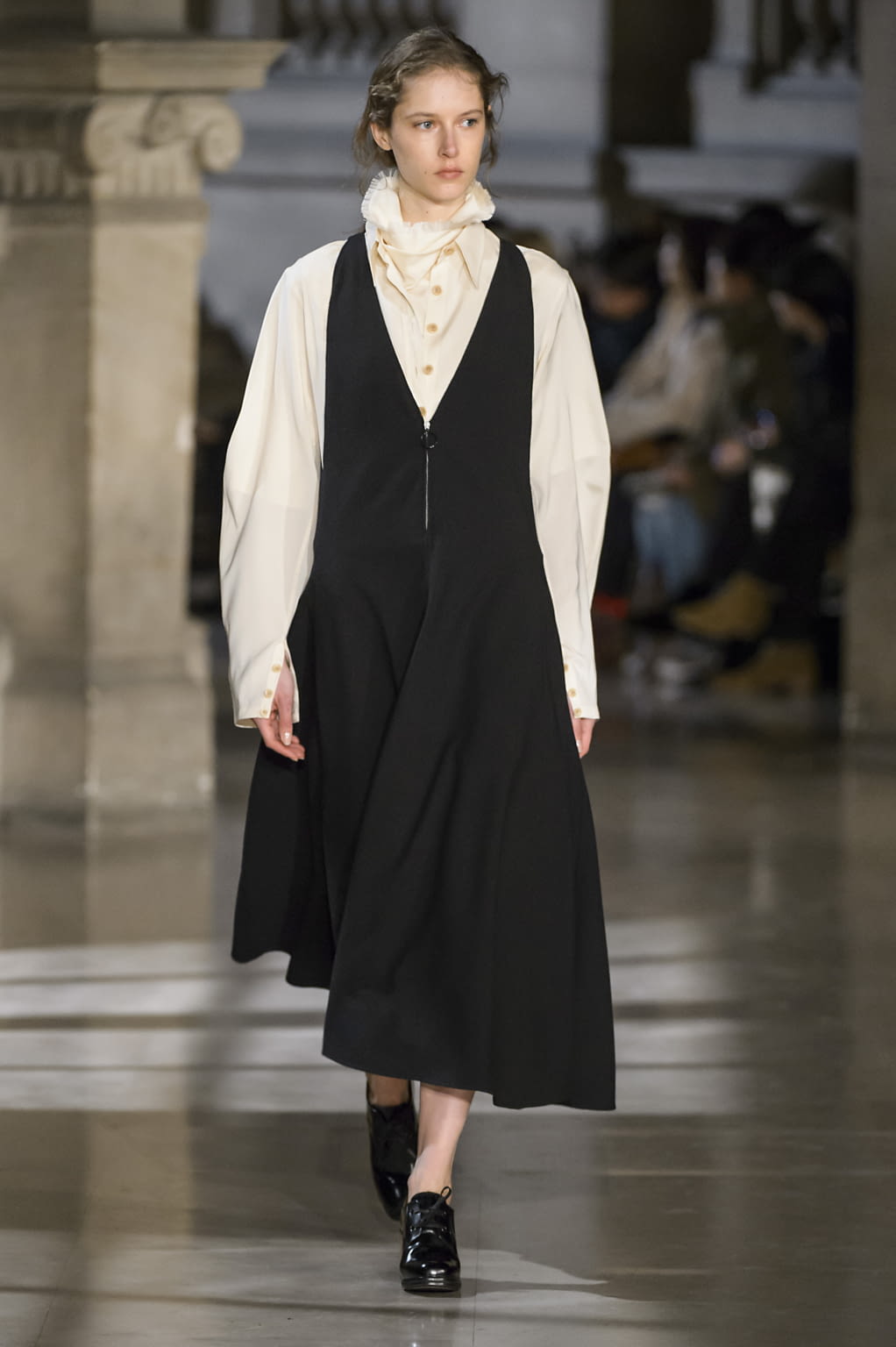 Fashion Week Paris Fall/Winter 2016 look 22 from the Lemaire collection womenswear