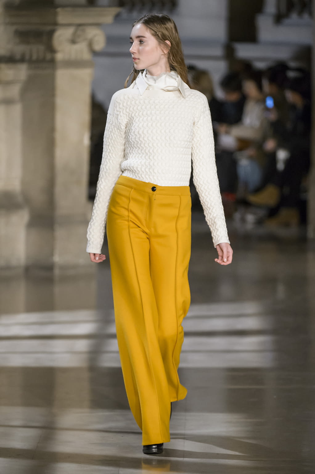 Fashion Week Paris Fall/Winter 2016 look 24 de la collection Lemaire womenswear