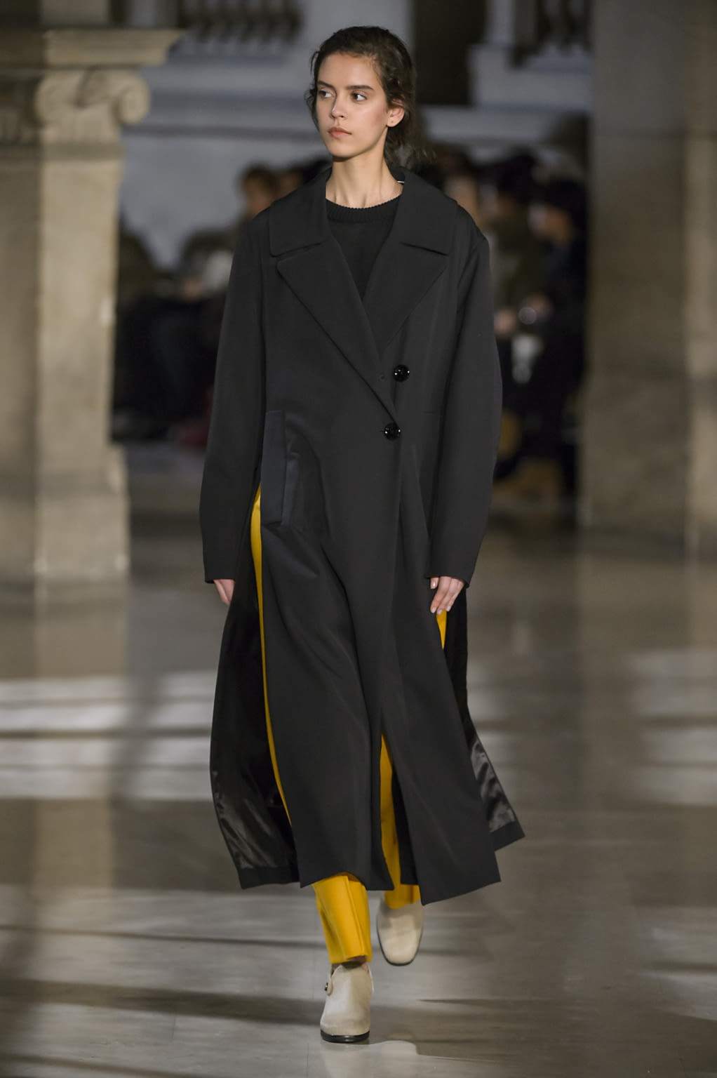 Fashion Week Paris Fall/Winter 2016 look 27 from the Lemaire collection womenswear