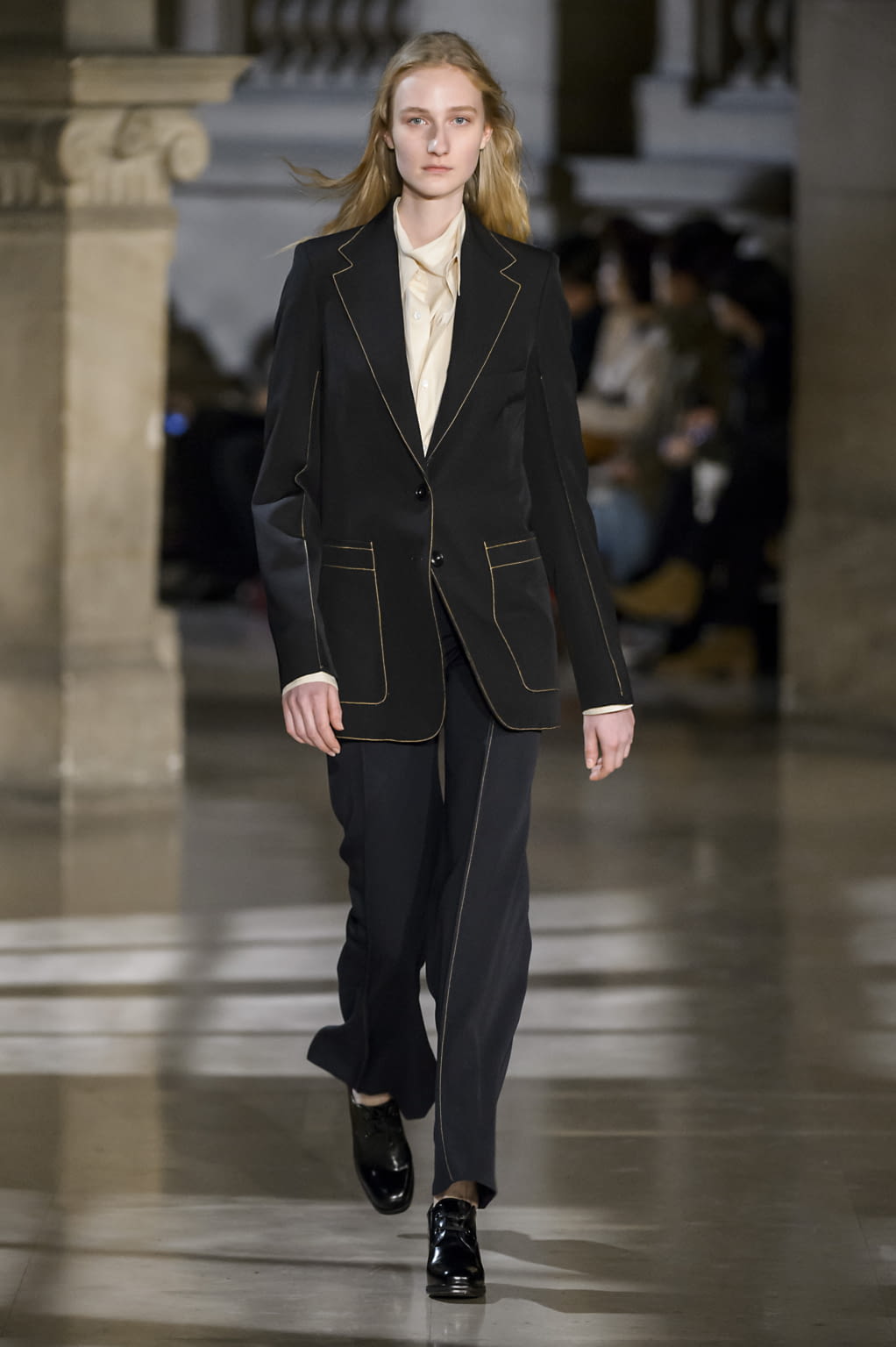 Fashion Week Paris Fall/Winter 2016 look 28 from the Lemaire collection womenswear
