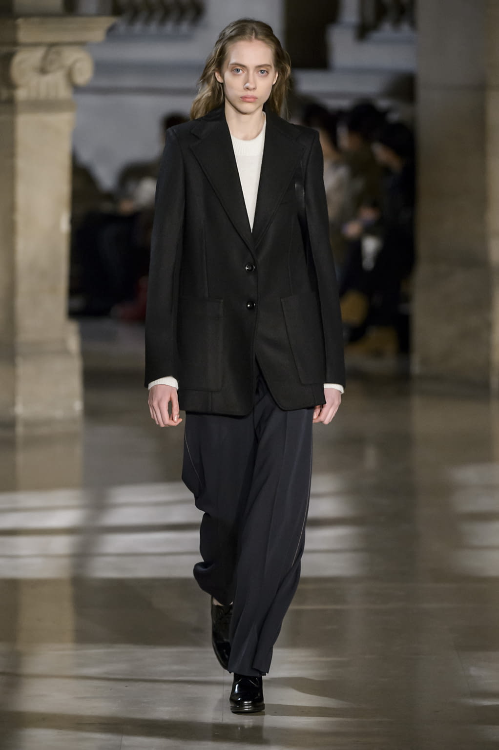 Fashion Week Paris Fall/Winter 2016 look 30 from the Lemaire collection womenswear