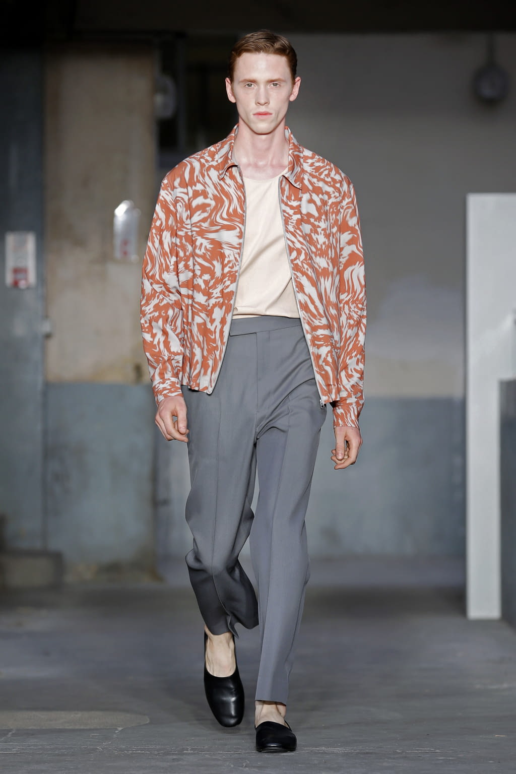 Fashion Week Paris Spring/Summer 2018 look 8 from the Lemaire collection menswear