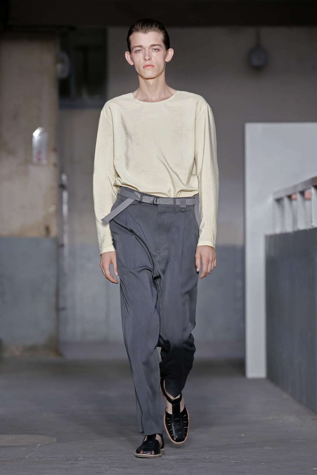 Fashion Week Paris Spring/Summer 2018 look 11 from the Lemaire collection menswear