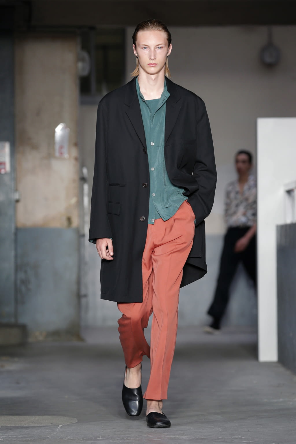 Fashion Week Paris Spring/Summer 2018 look 18 from the Lemaire collection menswear