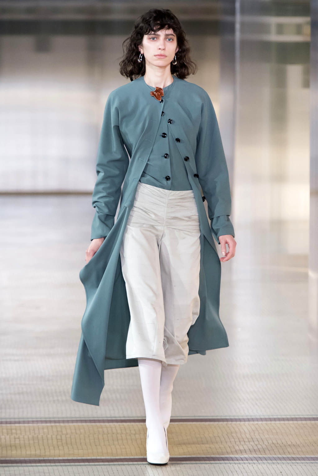 Fashion Week Paris Fall/Winter 2017 look 8 from the Lemaire collection womenswear