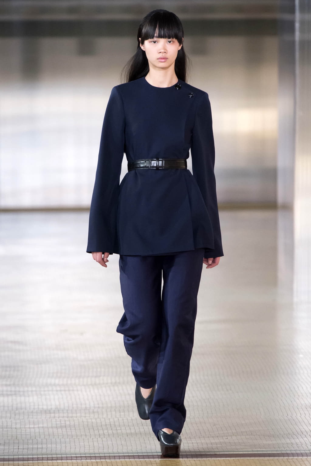 Fashion Week Paris Fall/Winter 2017 look 19 from the Lemaire collection womenswear