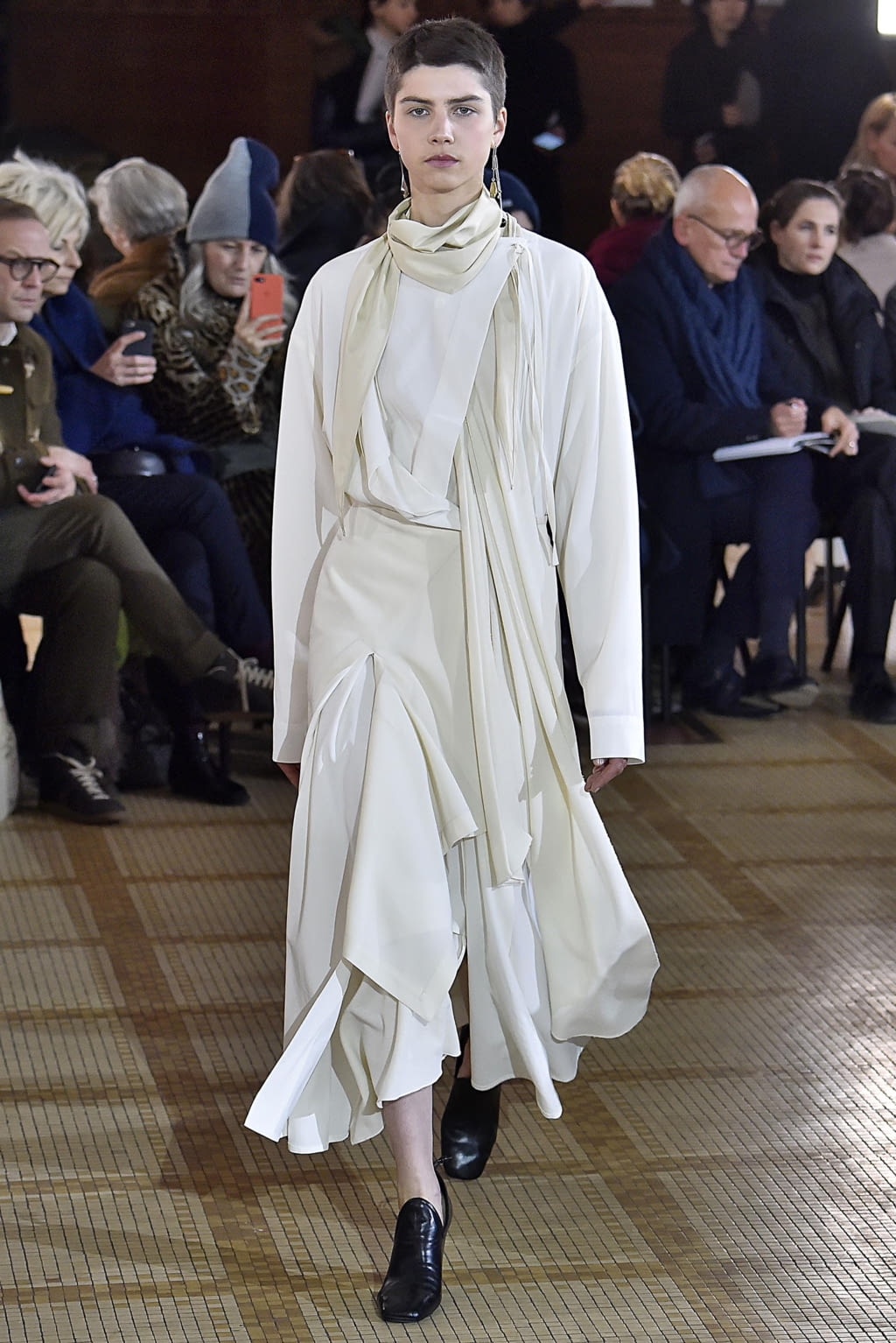 Fashion Week Paris Fall/Winter 2018 look 3 de la collection Lemaire womenswear