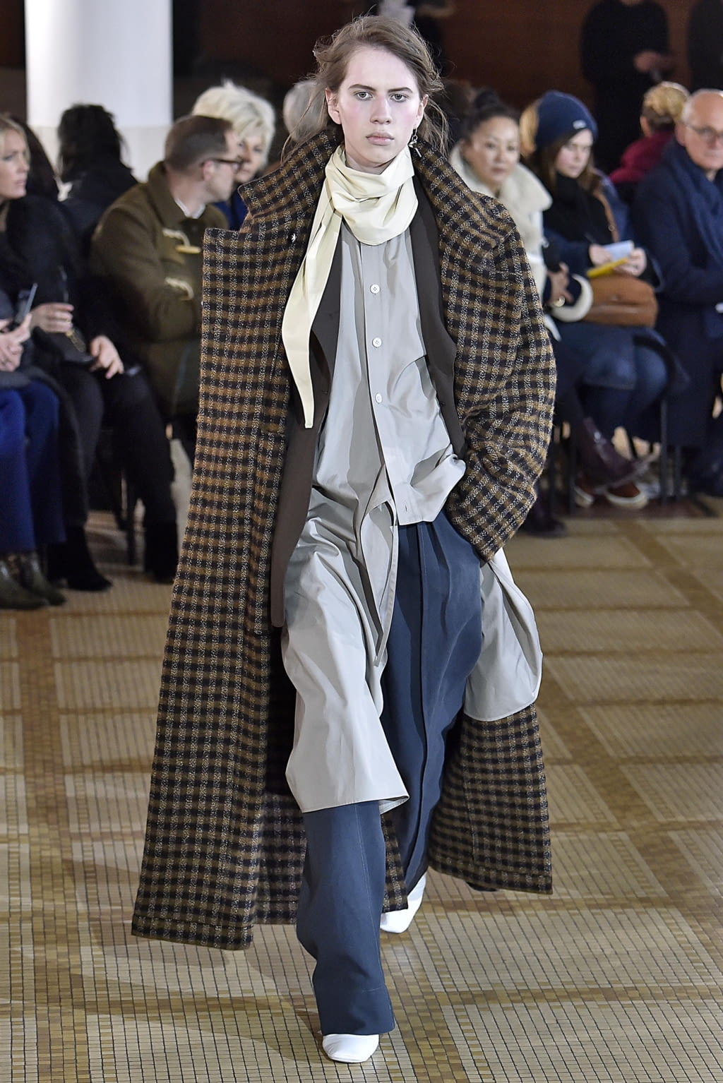 Fashion Week Paris Fall/Winter 2018 look 6 from the Lemaire collection 女装