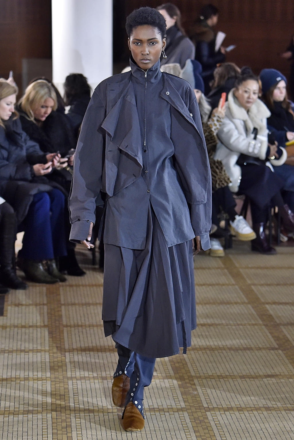 Fashion Week Paris Fall/Winter 2018 look 7 from the Lemaire collection womenswear