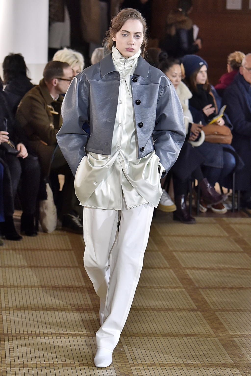 Fashion Week Paris Fall/Winter 2018 look 13 from the Lemaire collection 女装