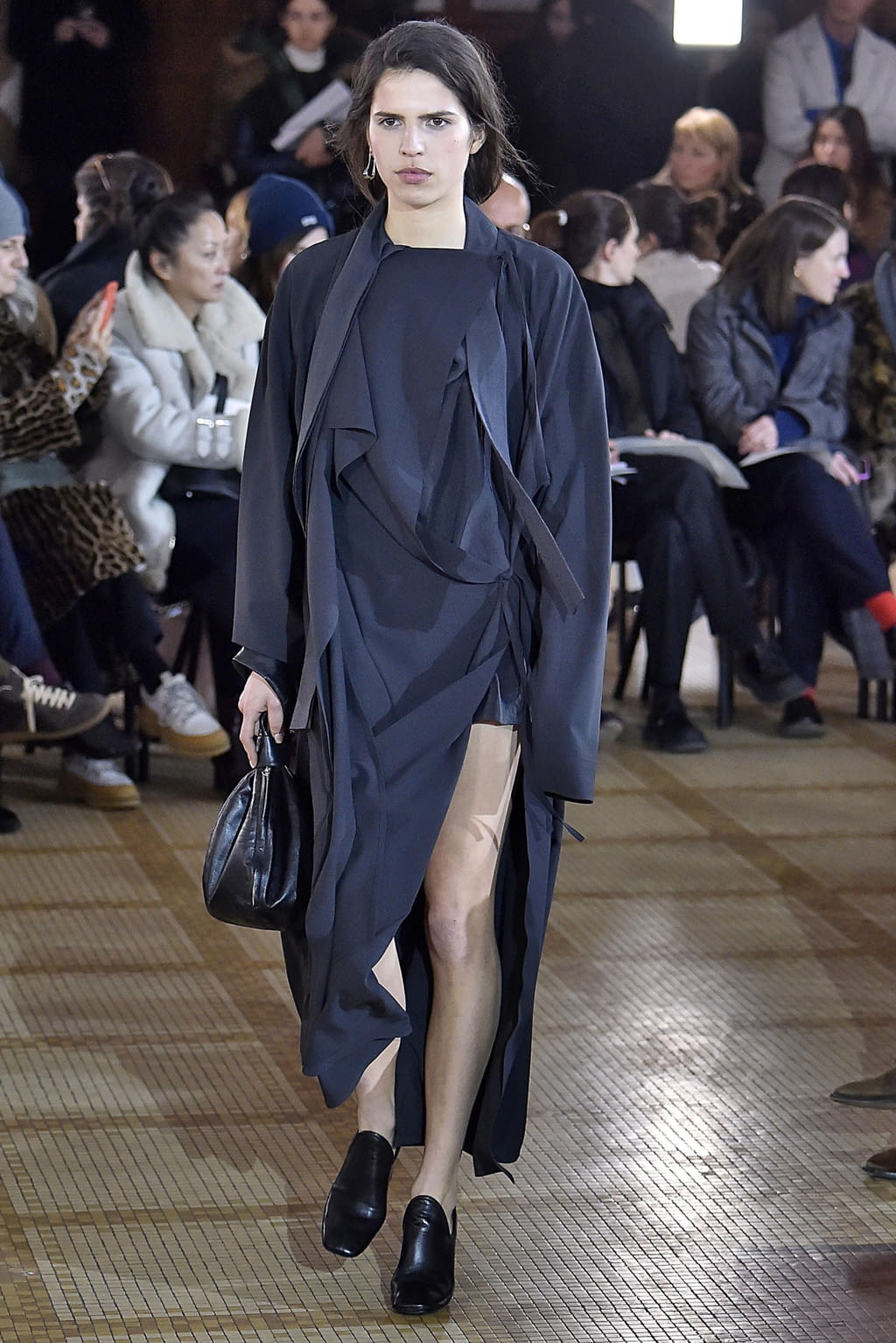 Fashion Week Paris Fall/Winter 2018 look 15 from the Lemaire collection womenswear