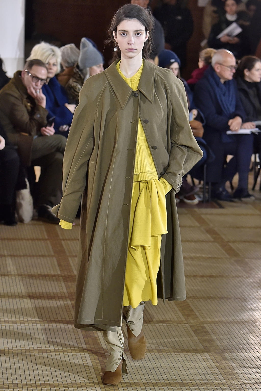 Fashion Week Paris Fall/Winter 2018 look 27 from the Lemaire collection womenswear