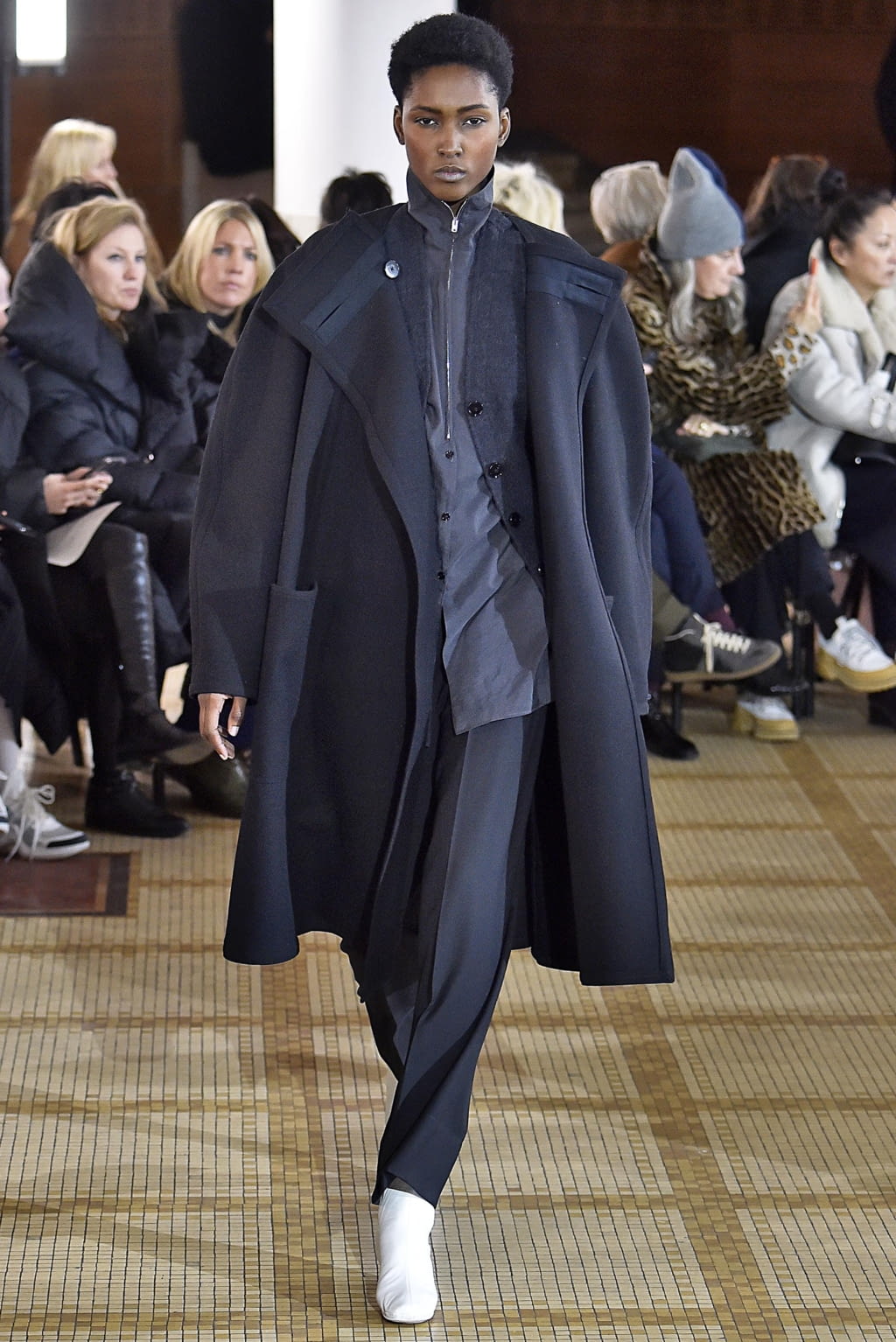 Fashion Week Paris Fall/Winter 2018 look 35 from the Lemaire collection womenswear
