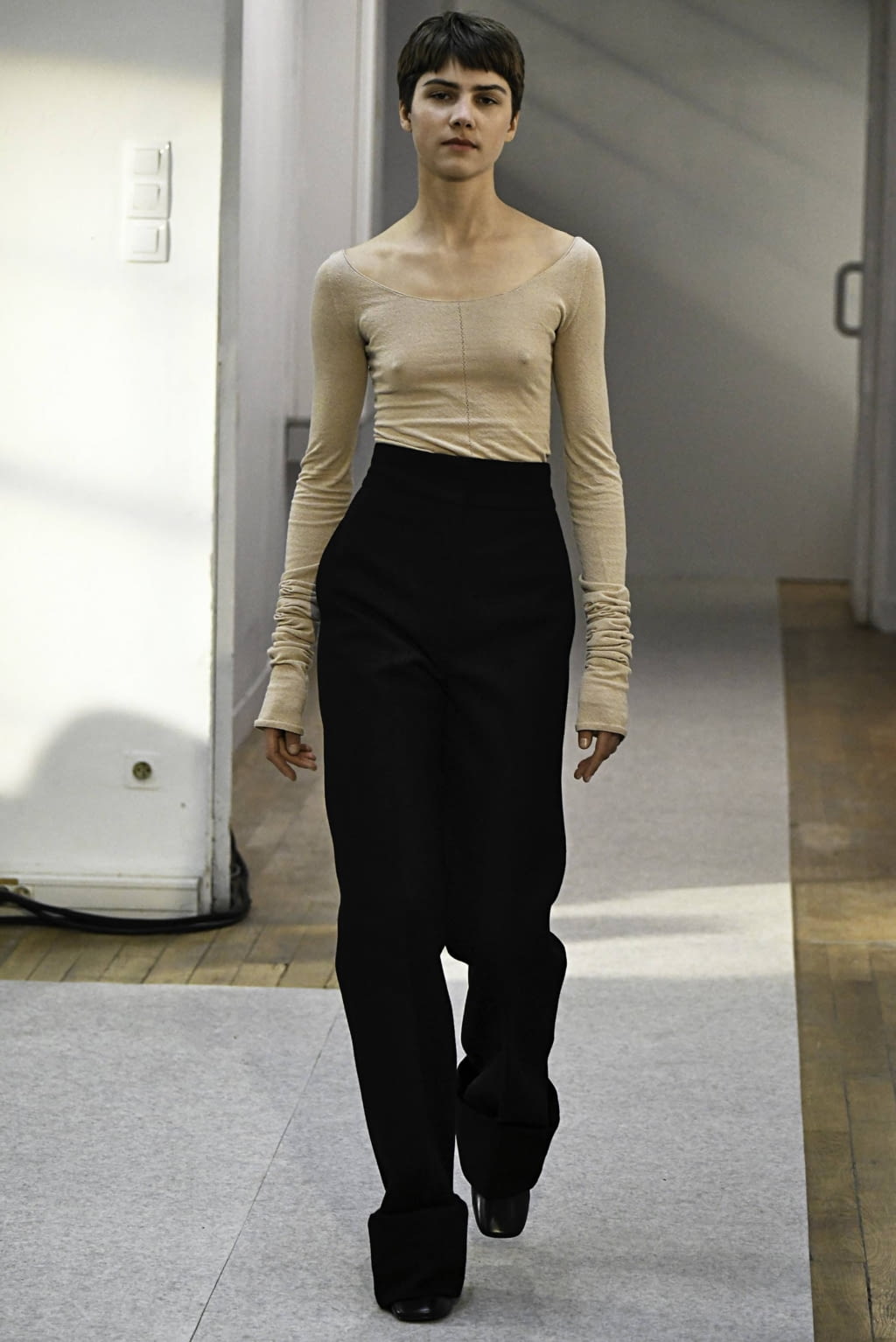 Fashion Week Paris Fall/Winter 2019 look 1 de la collection Lemaire womenswear