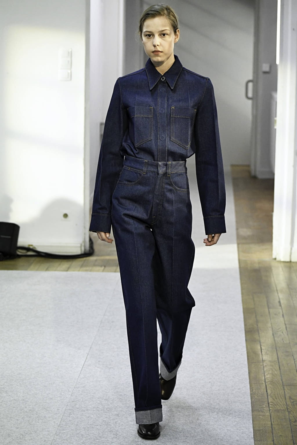 Fashion Week Paris Fall/Winter 2019 look 9 from the Lemaire collection womenswear