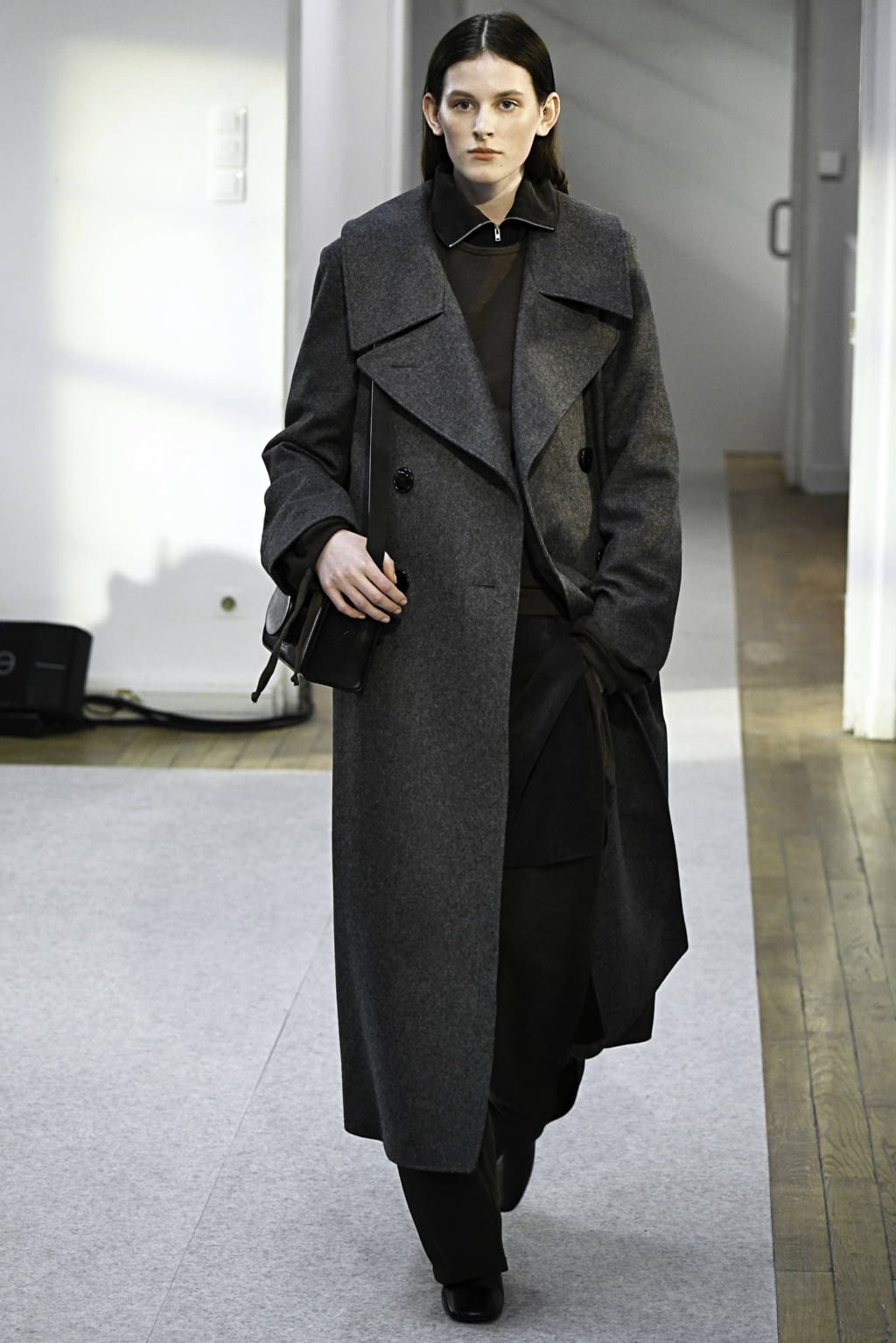 Fashion Week Paris Fall/Winter 2019 look 13 from the Lemaire collection womenswear