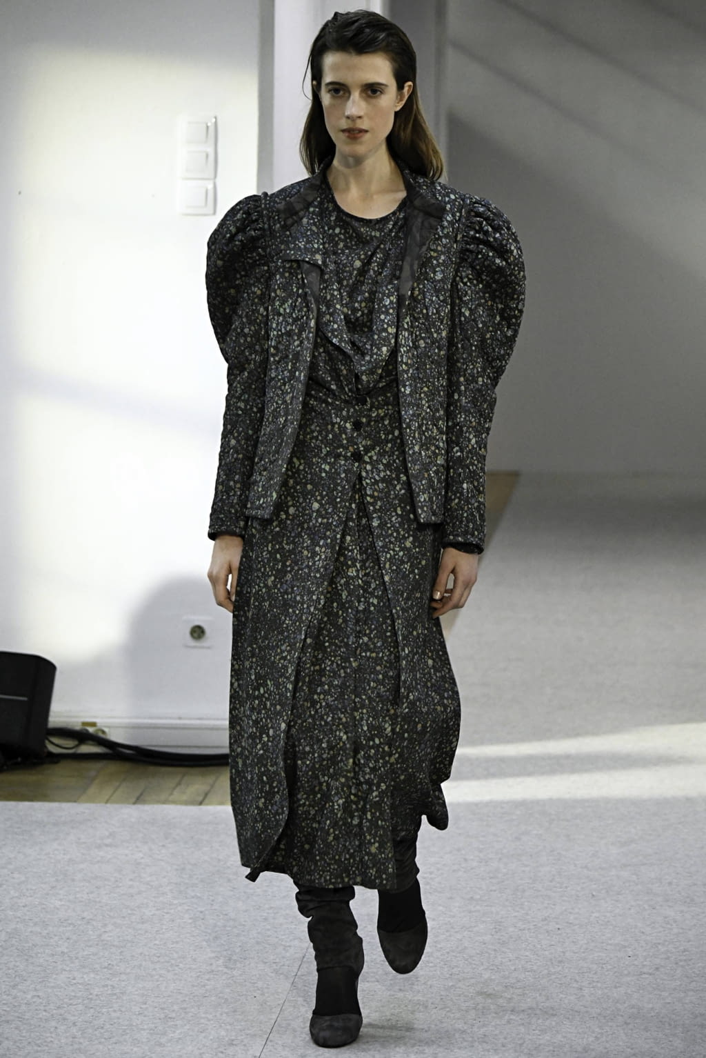 Fashion Week Paris Fall/Winter 2019 look 23 from the Lemaire collection womenswear