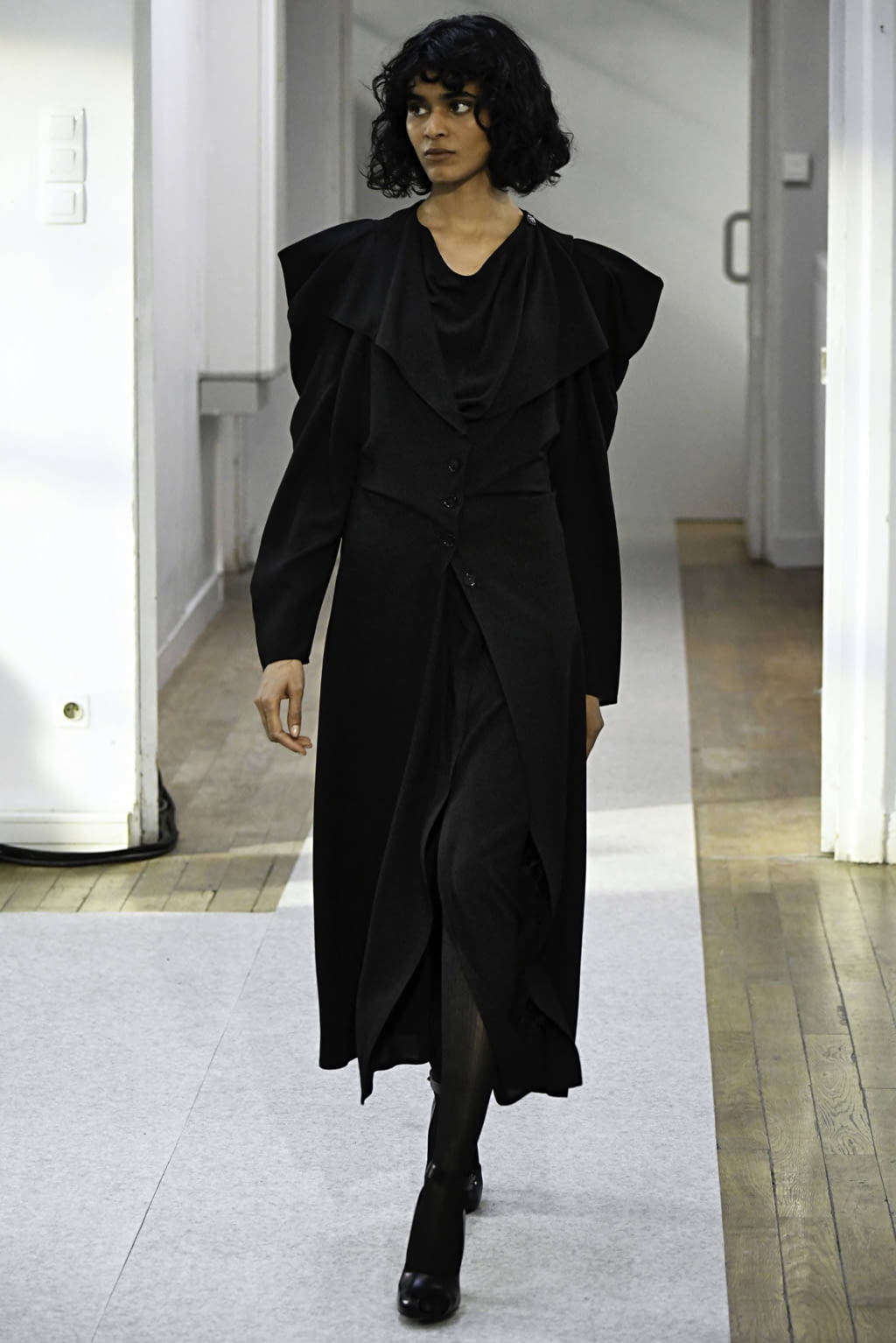 Fashion Week Paris Fall/Winter 2019 look 33 from the Lemaire collection womenswear
