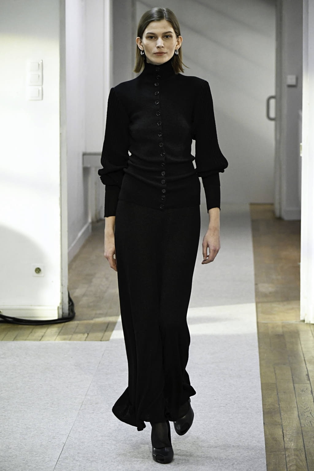 Fashion Week Paris Fall/Winter 2019 look 37 from the Lemaire collection womenswear
