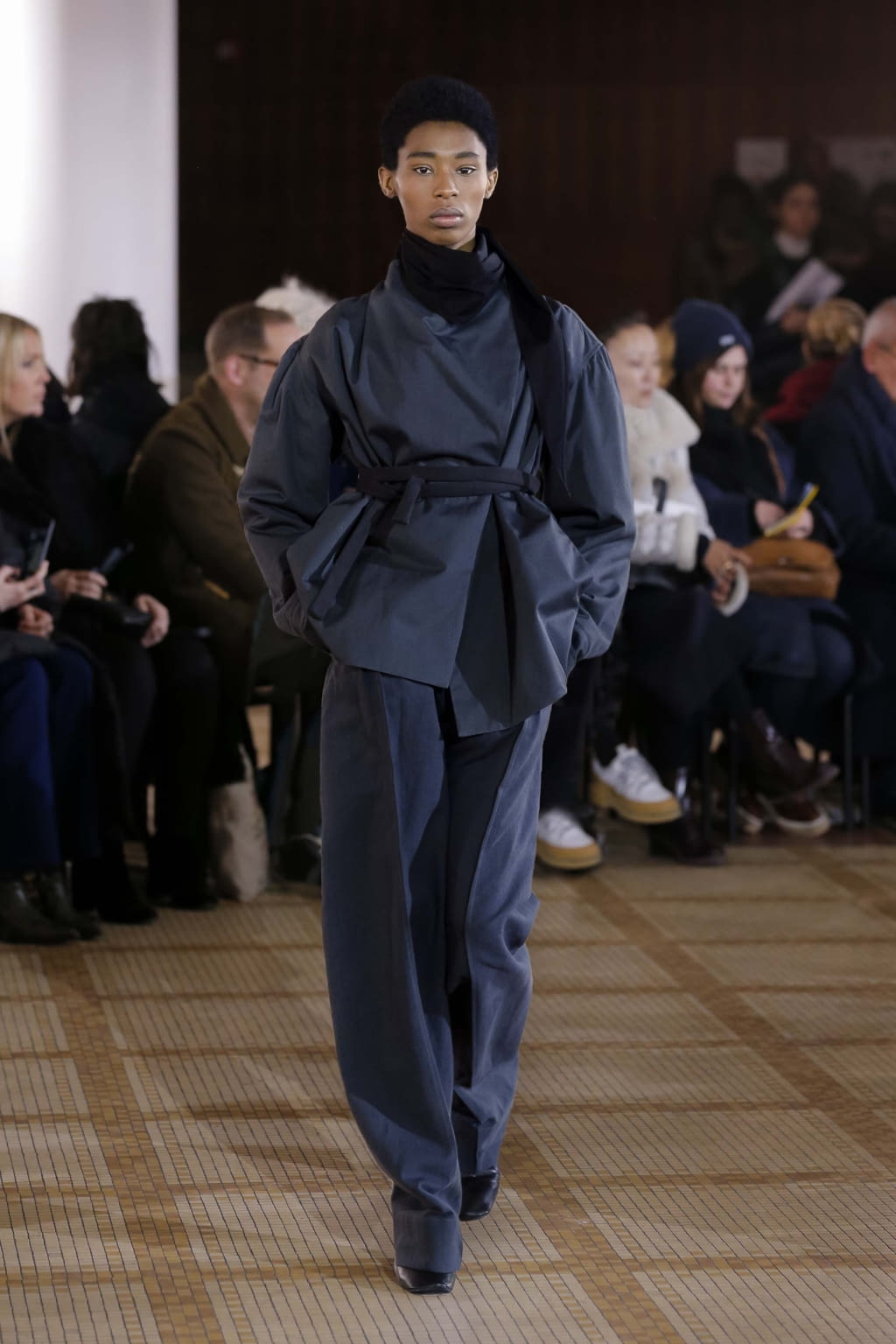 Fashion Week Paris Fall/Winter 2018 look 24 from the Lemaire collection 女装