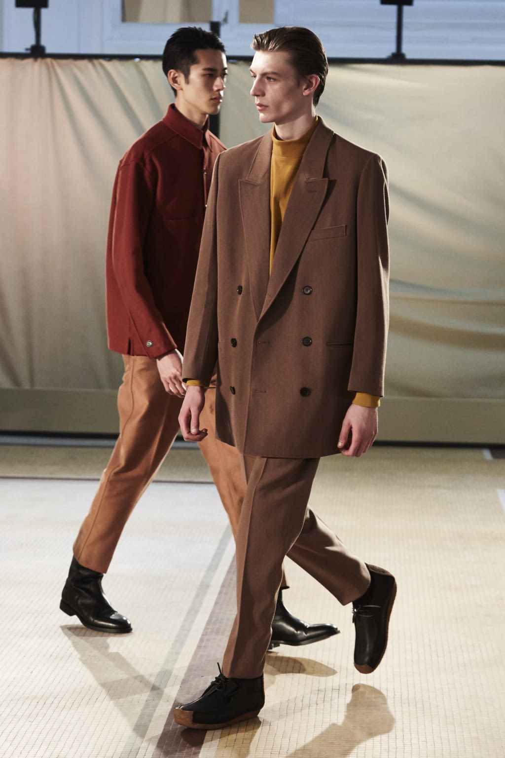 Fashion Week Paris Fall/Winter 2017 look 9 from the Lemaire collection 男装