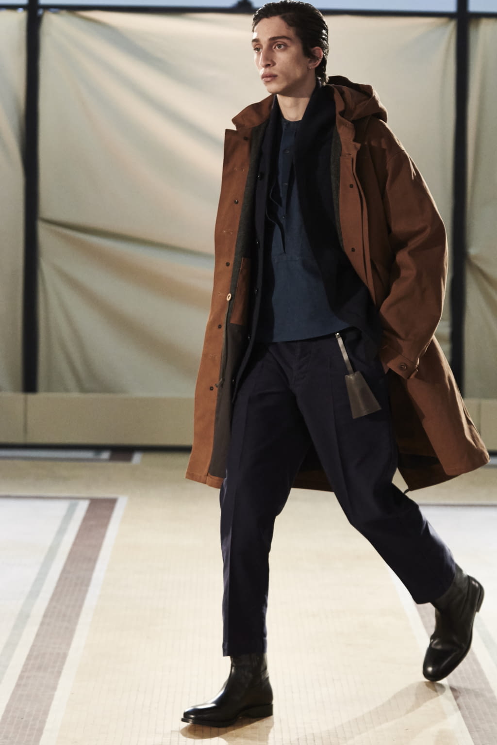 Fashion Week Paris Fall/Winter 2017 look 16 from the Lemaire collection menswear