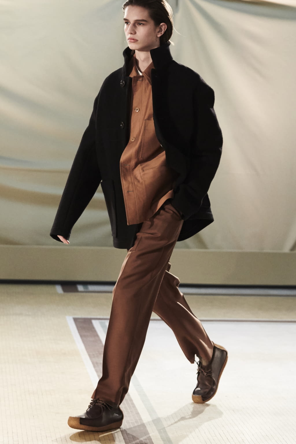 Fashion Week Paris Fall/Winter 2017 look 28 from the Lemaire collection 男装