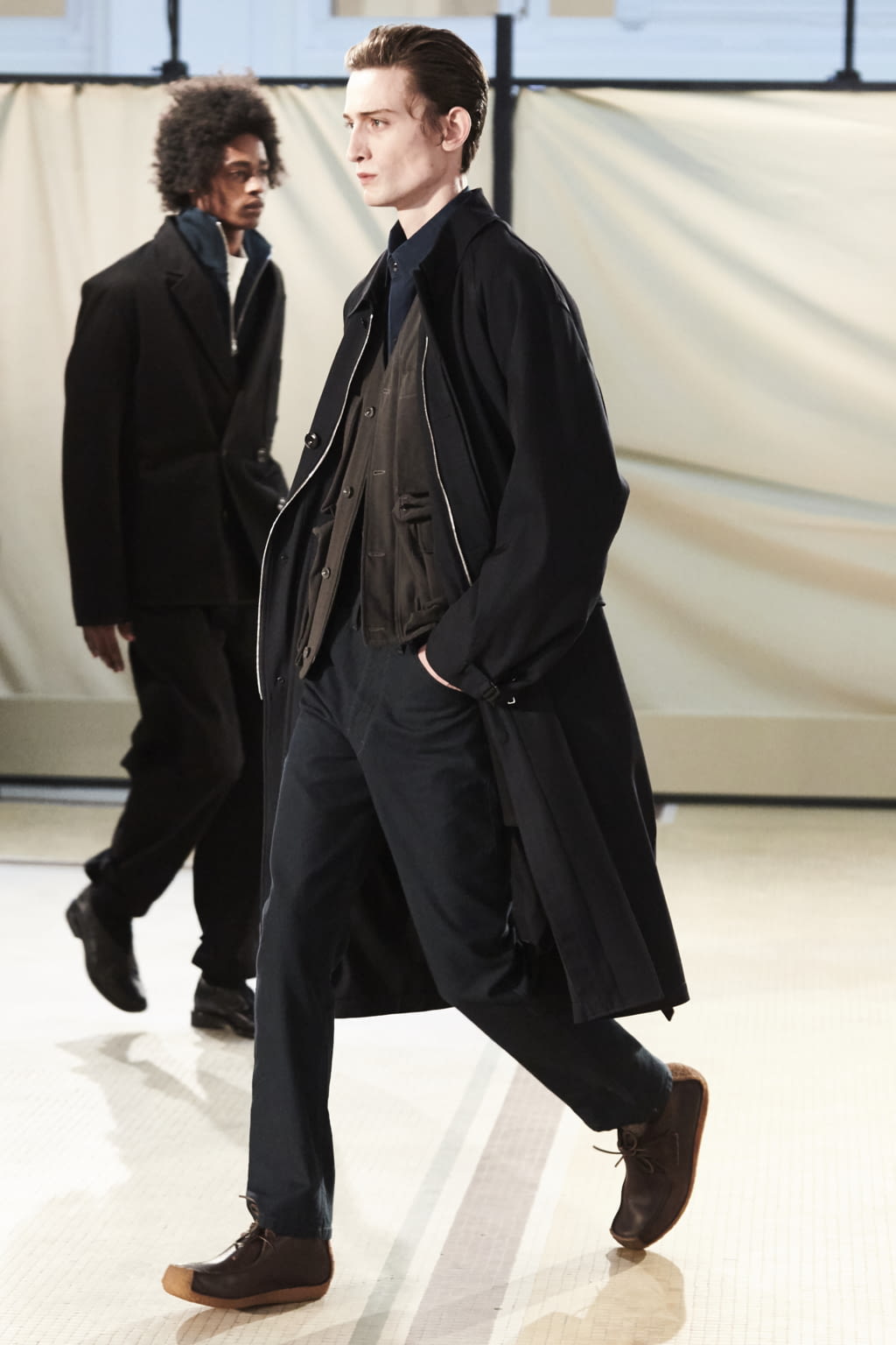 Fashion Week Paris Fall/Winter 2017 look 36 from the Lemaire collection 男装