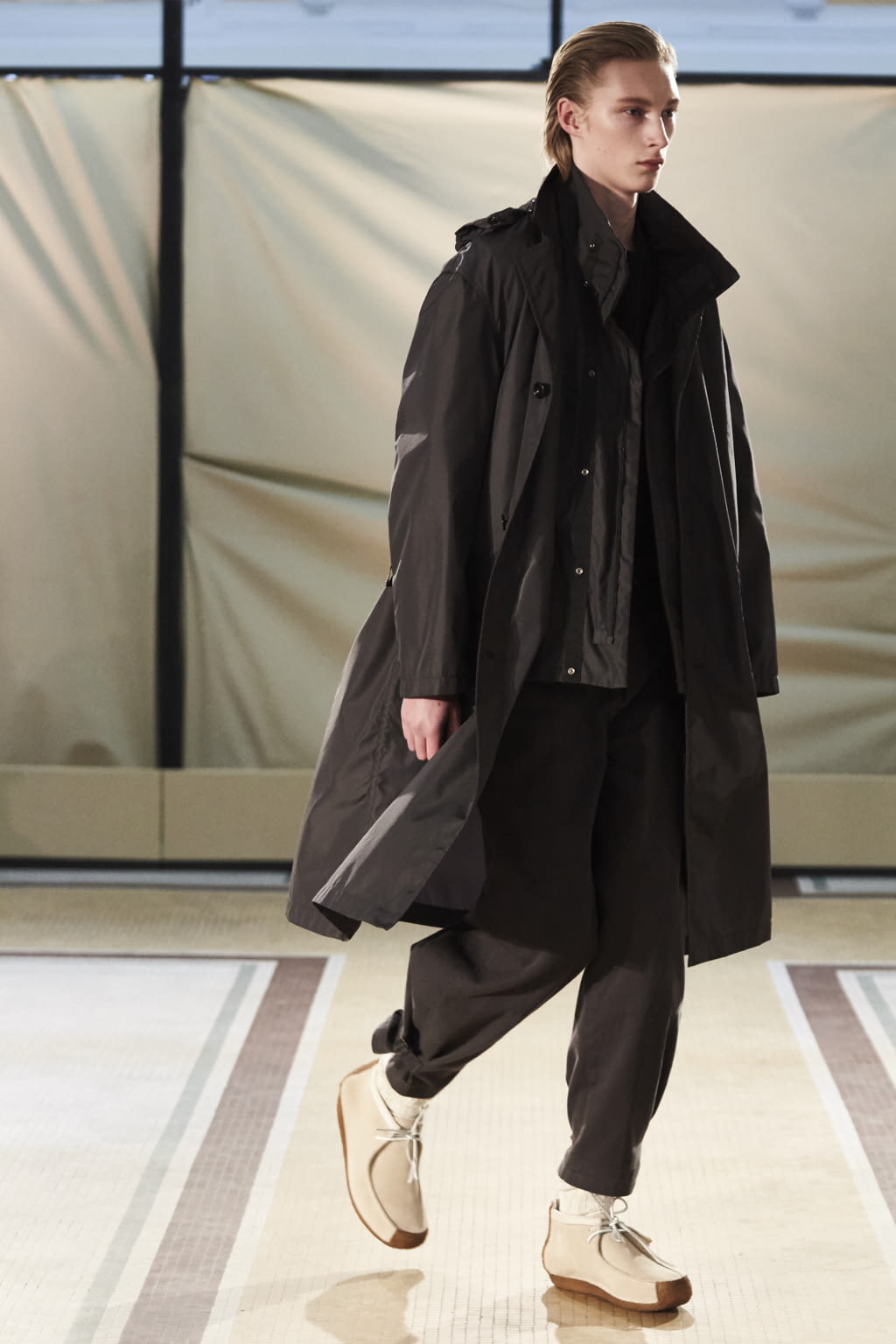 Fashion Week Paris Fall/Winter 2017 look 37 from the Lemaire collection menswear
