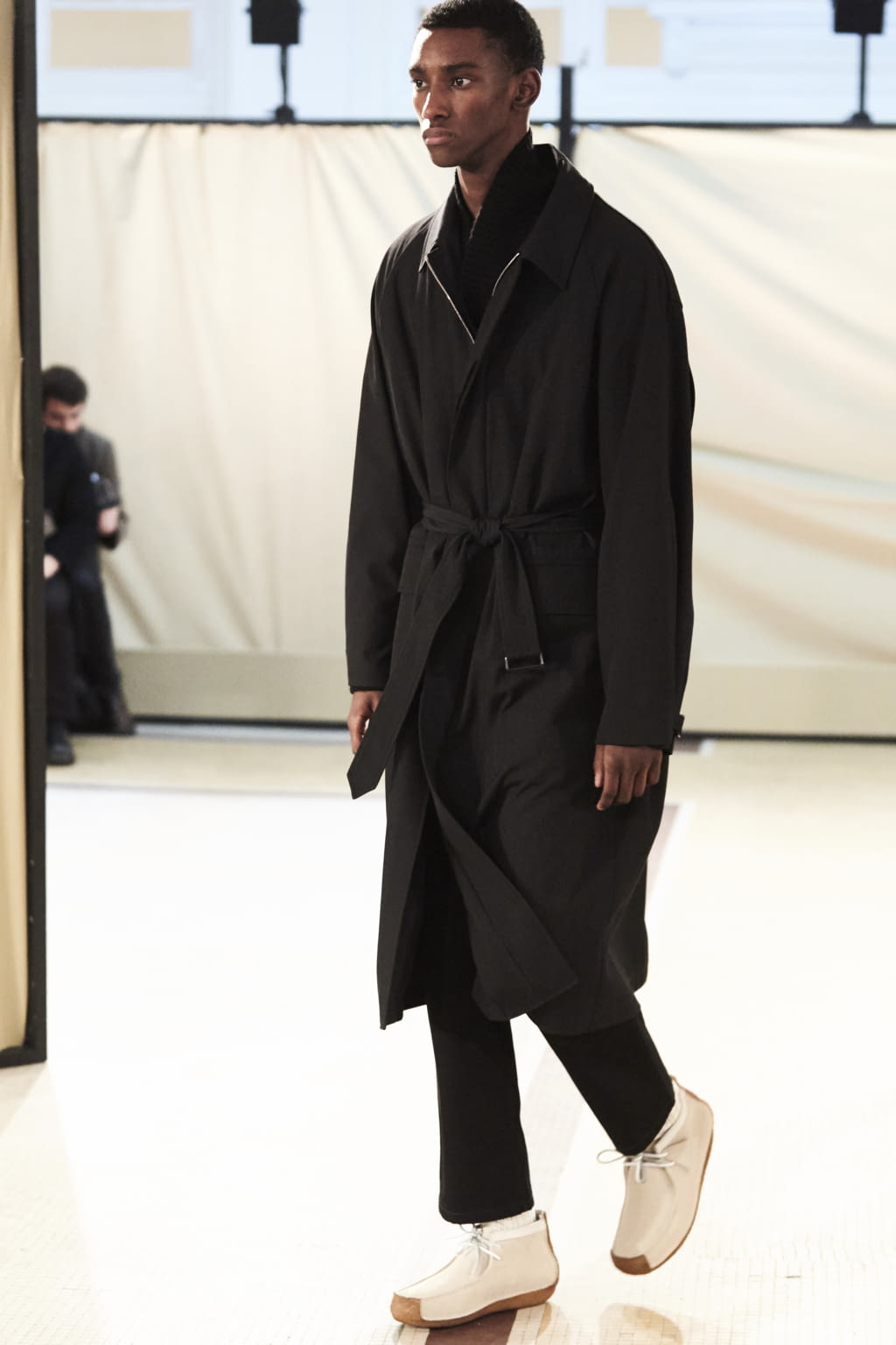 Fashion Week Paris Fall/Winter 2017 look 40 from the Lemaire collection 男装