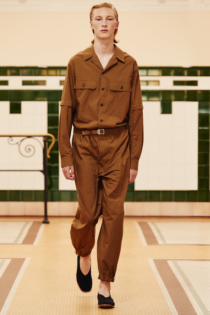 Fashion Week Paris Spring/Summer 2017 look 8 from the Lemaire collection menswear