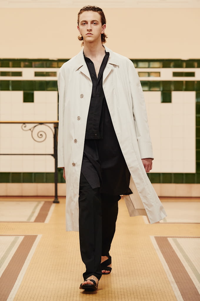 Fashion Week Paris Spring/Summer 2017 look 21 from the Lemaire collection menswear