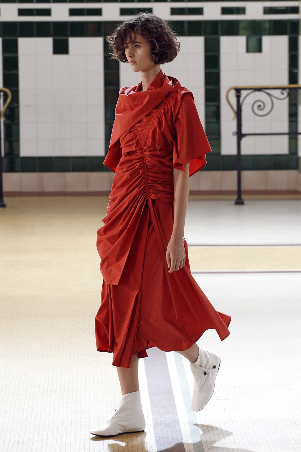 Fashion Week Paris Spring/Summer 2017 look 7 from the Lemaire collection womenswear