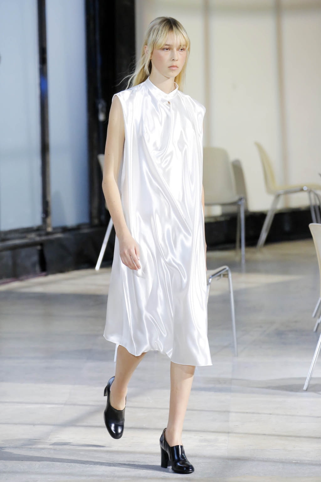 Fashion Week Paris Spring/Summer 2018 look 8 from the Lemaire collection womenswear