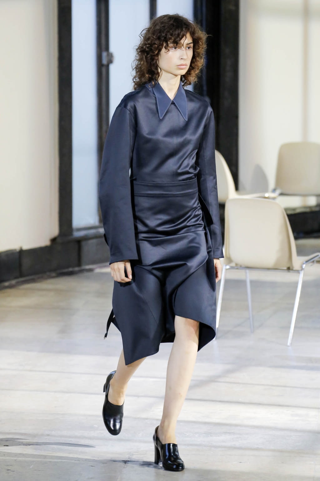 Fashion Week Paris Spring/Summer 2018 look 11 from the Lemaire collection womenswear
