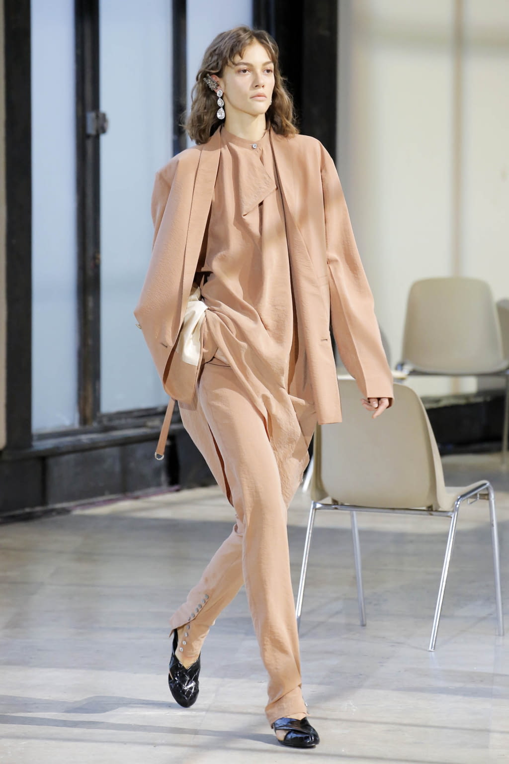 Fashion Week Paris Spring/Summer 2018 look 22 from the Lemaire collection 女装