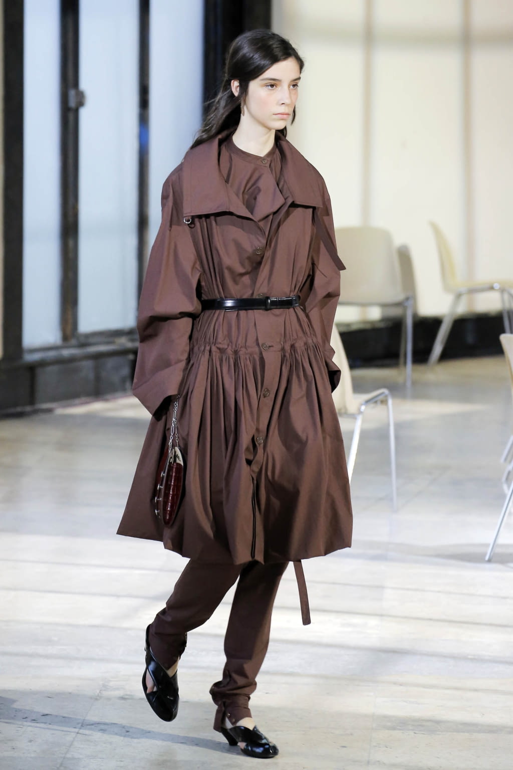 Fashion Week Paris Spring/Summer 2018 look 32 from the Lemaire collection 女装