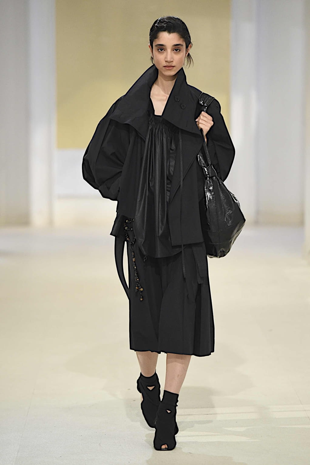 Fashion Week Paris Spring/Summer 2020 look 6 from the Lemaire collection womenswear