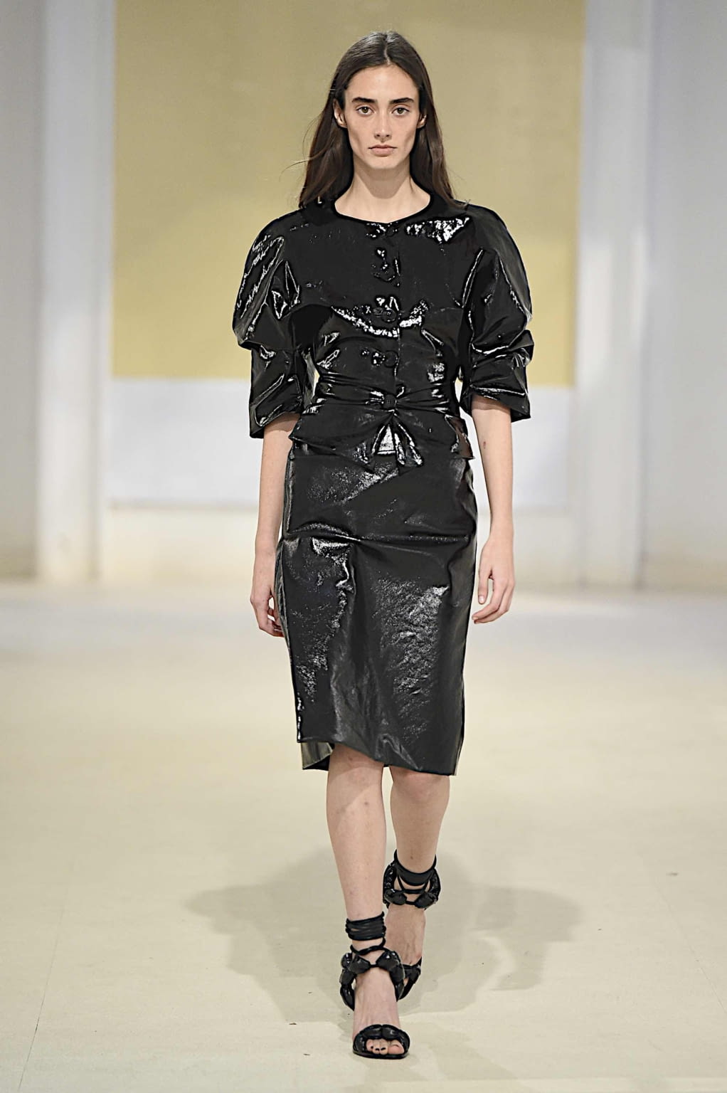 Fashion Week Paris Spring/Summer 2020 look 9 from the Lemaire collection womenswear