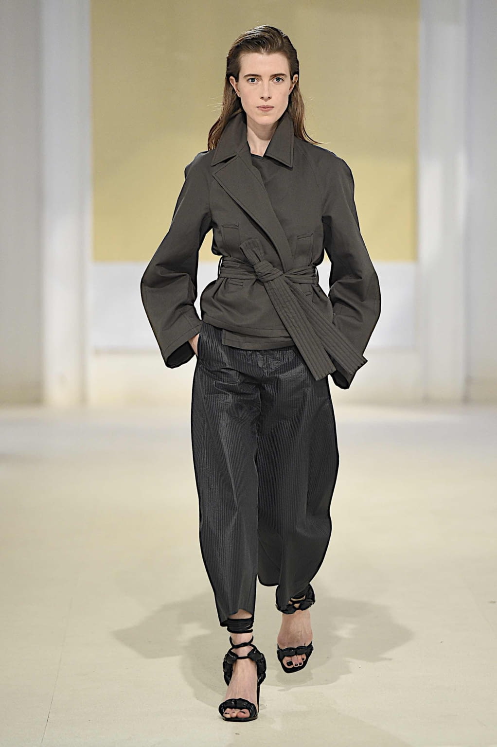 Fashion Week Paris Spring/Summer 2020 look 15 from the Lemaire collection womenswear