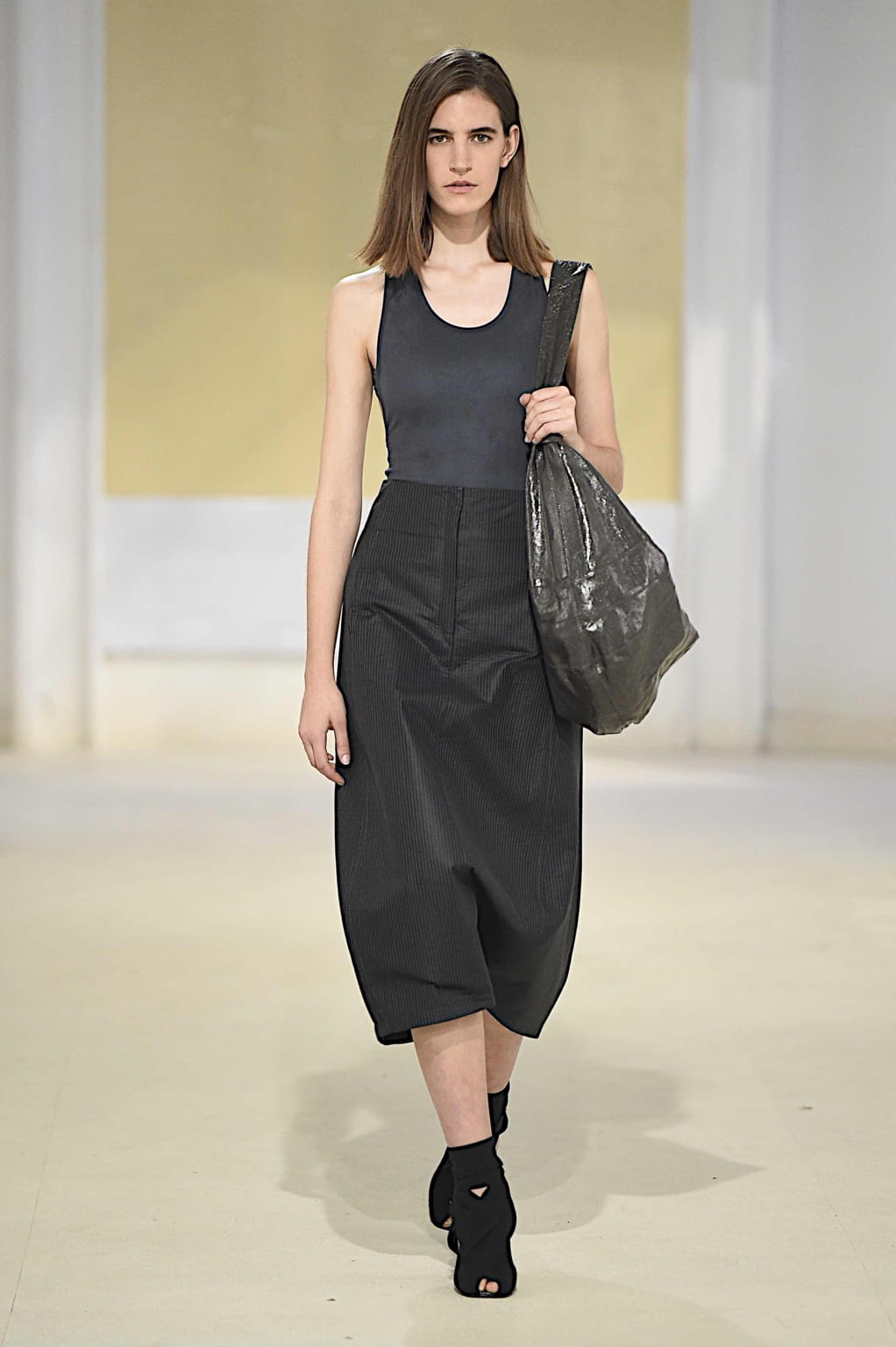 Fashion Week Paris Spring/Summer 2020 look 17 from the Lemaire collection womenswear