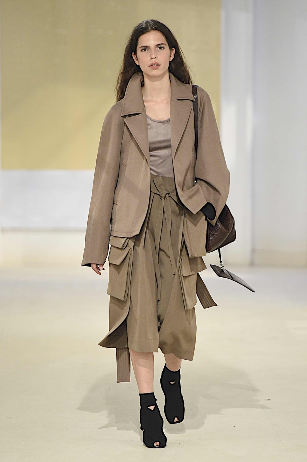 Fashion Week Paris Spring/Summer 2020 look 22 from the Lemaire collection womenswear
