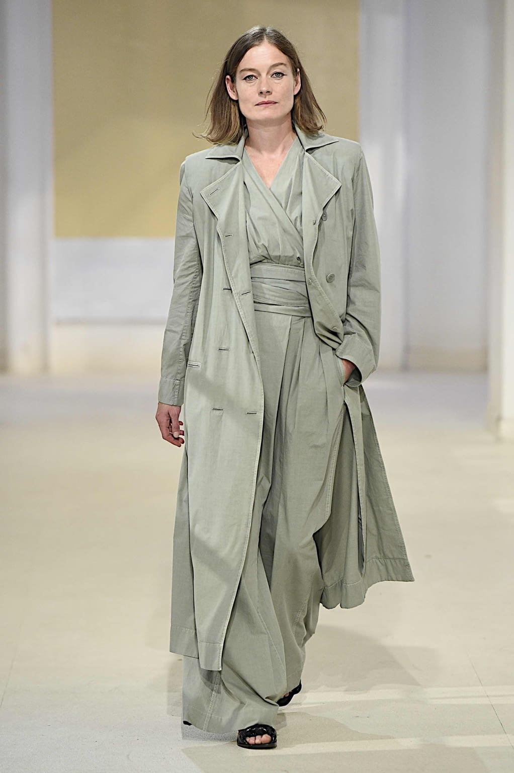 Fashion Week Paris Spring/Summer 2020 look 28 from the Lemaire collection womenswear
